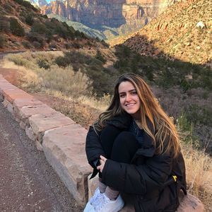 Meet your Posher, Lucía